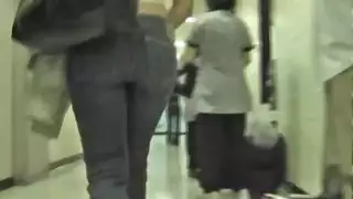 سمراء طموحة تأخذ قضيب أسود كبير بقوة لتصل للقمة