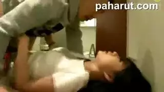 حلم الديوث: امرأته تمص قضيبه مثل نجمة إباحية