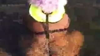 عميل قرني يجلس على وجهه من قبل النجمية السمراء كريستال سويفت