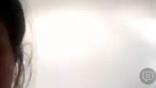 أم لاتينية تشارك مراهقين في مشهد جنسي صعب باختراق مزدوج