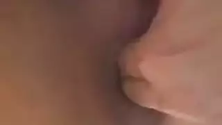 رجال عرب يسيطرون ويملؤون مؤخرة راغبة