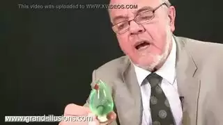 جد قذر يمارس الجنس بقوة مع وجه صديقته المشاغبة في مكتب بورنو