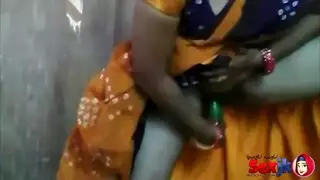 شيخة تخلع ملابسها وجلسة استمناء مكثفة بقضيب اصطناعي